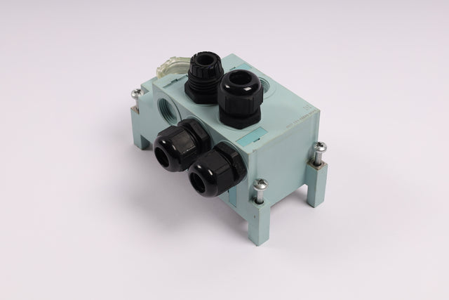 SIEMENS 6ES7194-4AC00-0AA0