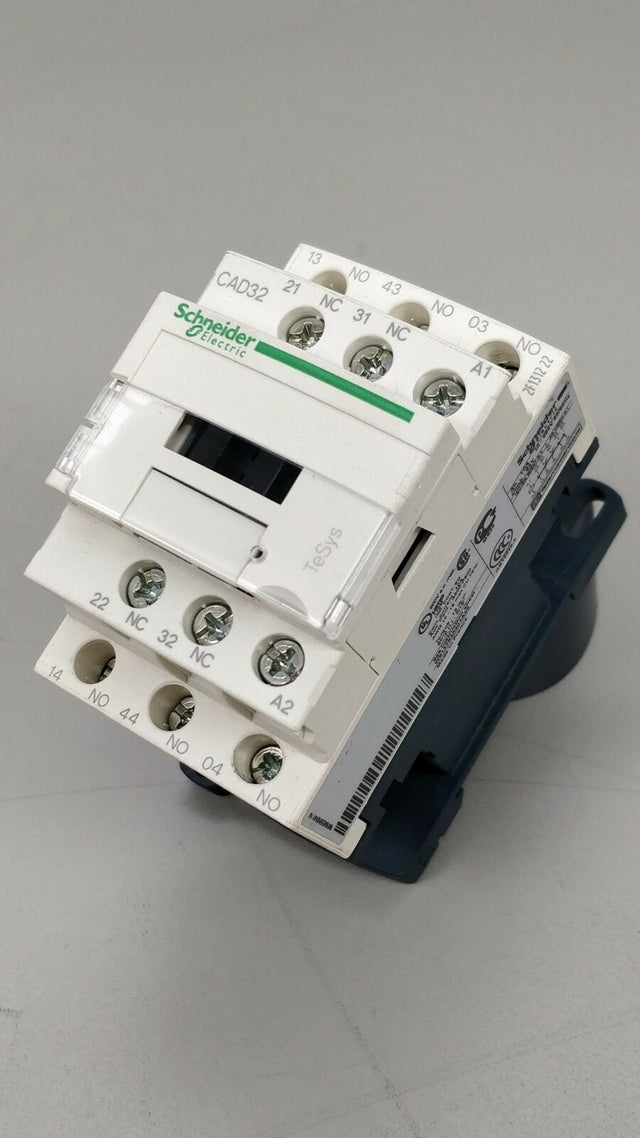 SCHNEIDER ELECTRIC CAD32V7