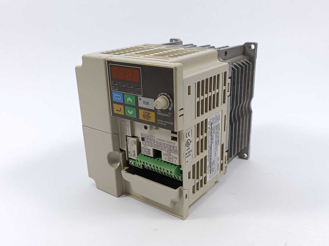 YASKAWA CIMR-V7AZ40P7