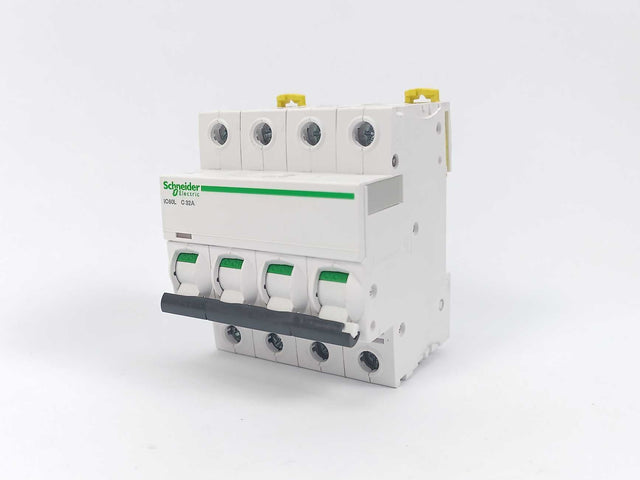 SCHNEIDER ELECTRIC A9F94432