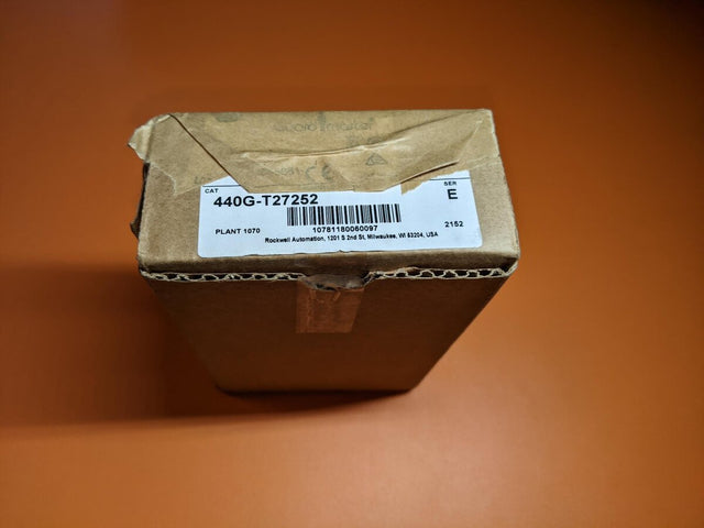 ALLEN BRADLEY 440G-T27252 (NOVO)