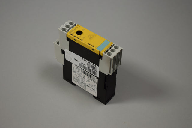 SIEMENS 3RK1205-0BE00-0AA2