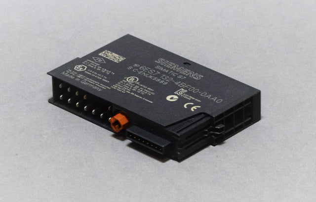 SIEMENS 6ES7132-4BF00-0AA0
