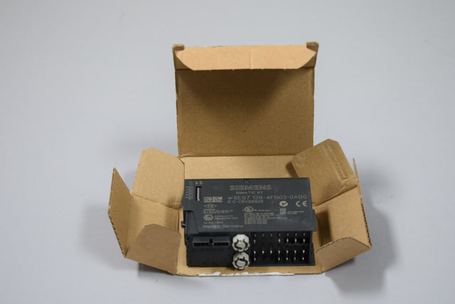 SIEMENS 6ES7138-4FB03-0AB0