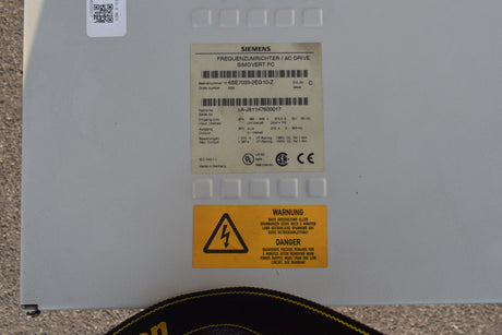 SIEMENS 6SE7033-2EG10-ZM20