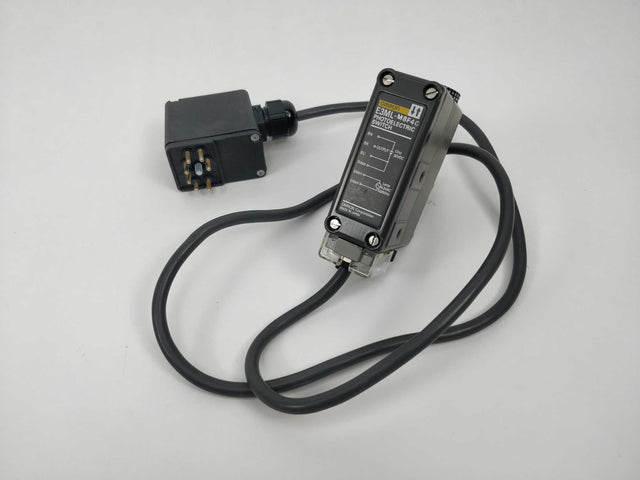 OMRON E3ML-M8F4G