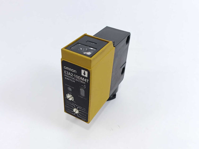 OMRON E3A2-10DM4T
