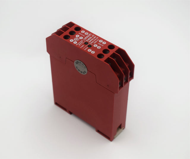 OMRON D40B-J1
