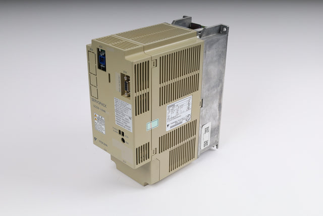 YASKAWA SGDB-10VN