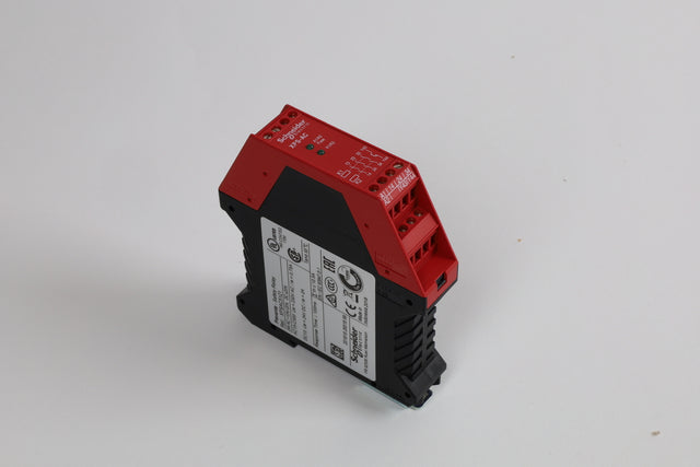 SCHNEIDER ELECTRIC XPSAC5121